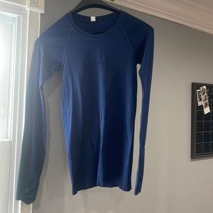 lululemon size 2 swift tech in great condition navy blue